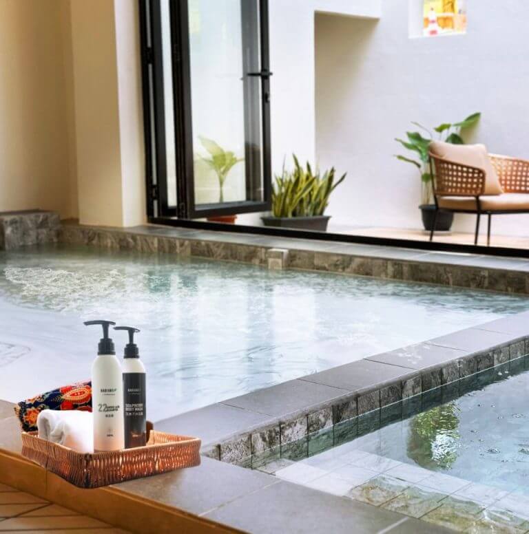 Santorini-Themed Hot Springs Resort